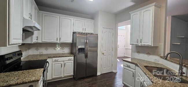 Foto del edificio - 17130 Cambridge Woods Ct