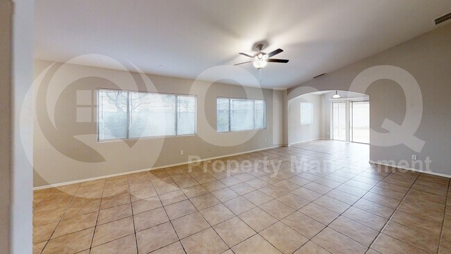 Building Photo - 5444 W Grove St