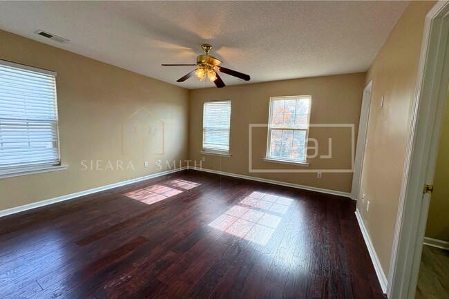 Foto del edificio - 6013 Silkwater Ct