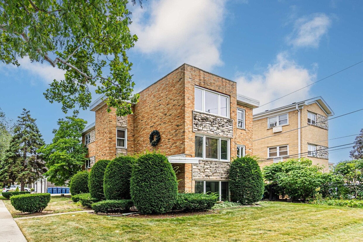 1044 Willson Dr Unit G, Des Plaines, IL 60016 Condo for Rent in Des