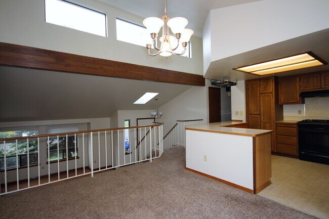 Foto del edificio - Beautiful 3 Bedroom Tri-Level Home In Federal Way!