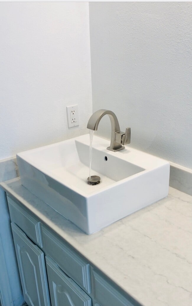 Building Photo - 2013 San Miguel Dr