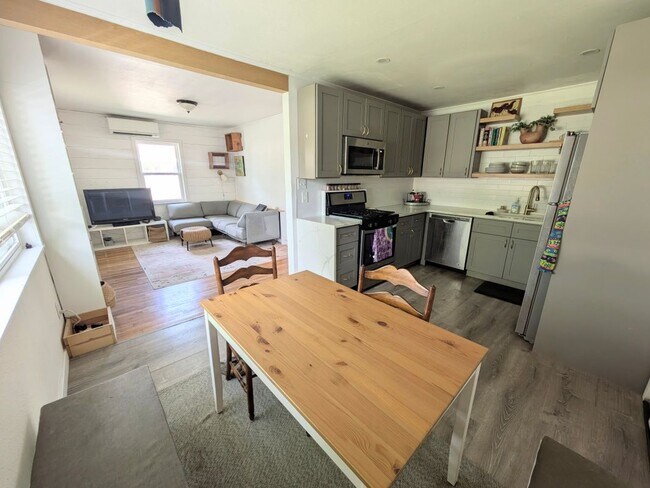 Foto del edificio - 4703 Oak Cliff Dr