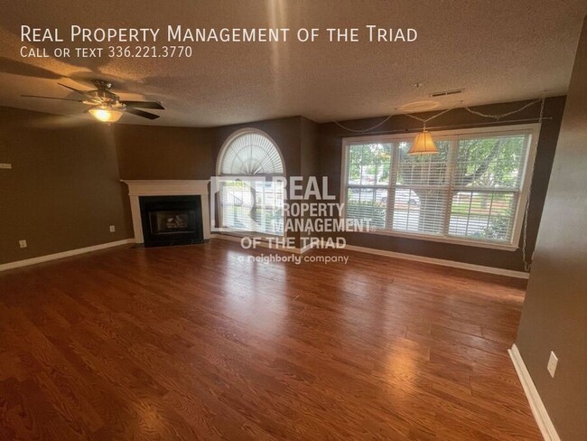 Foto del edificio - 3725 Morris Farm Dr