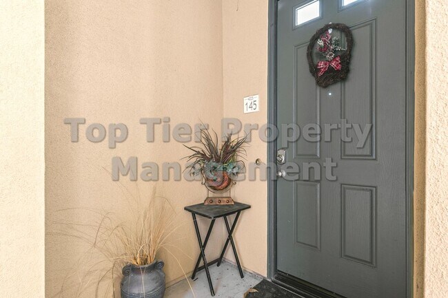 Building Photo - ***Beautiful 2 bed / 2 bath Townhome in Co...