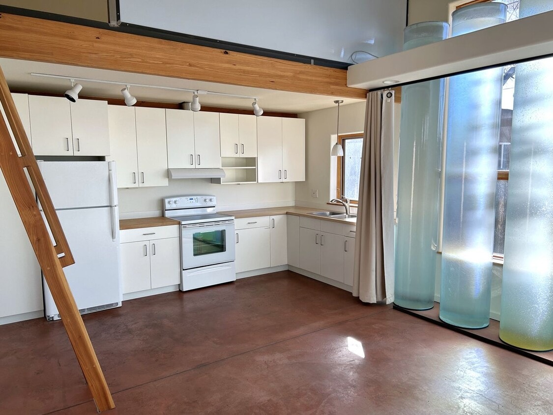 Primary Photo - 209 Cornell Dr SE