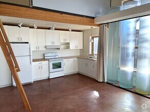 Building Photo - 209 Cornell Dr SE