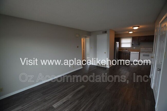 Foto del edificio - 8201 Spring Valley Rd