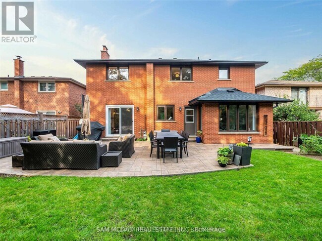 Photo du bâtiment - 2212 Florian Rd