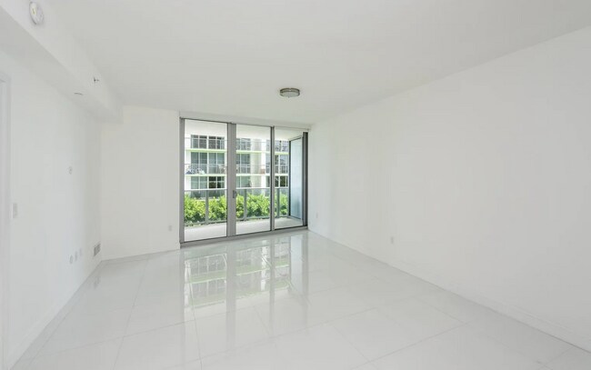 Foto del edificio - 488 NE 18th St
