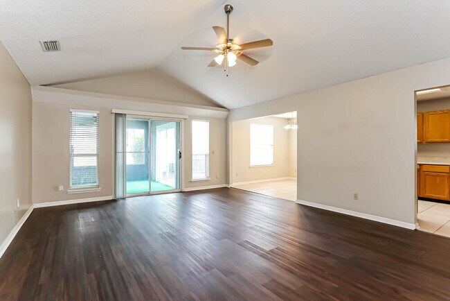 Foto del edificio - 7806 Collins Ridge Blvd