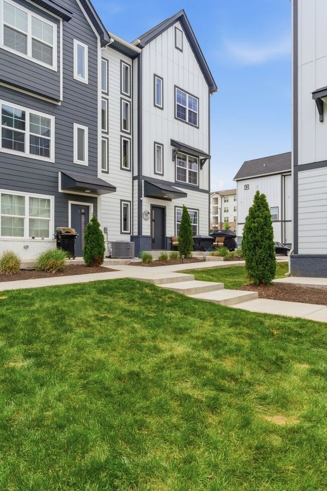 Foto del edificio - Modern Townhome in Madison