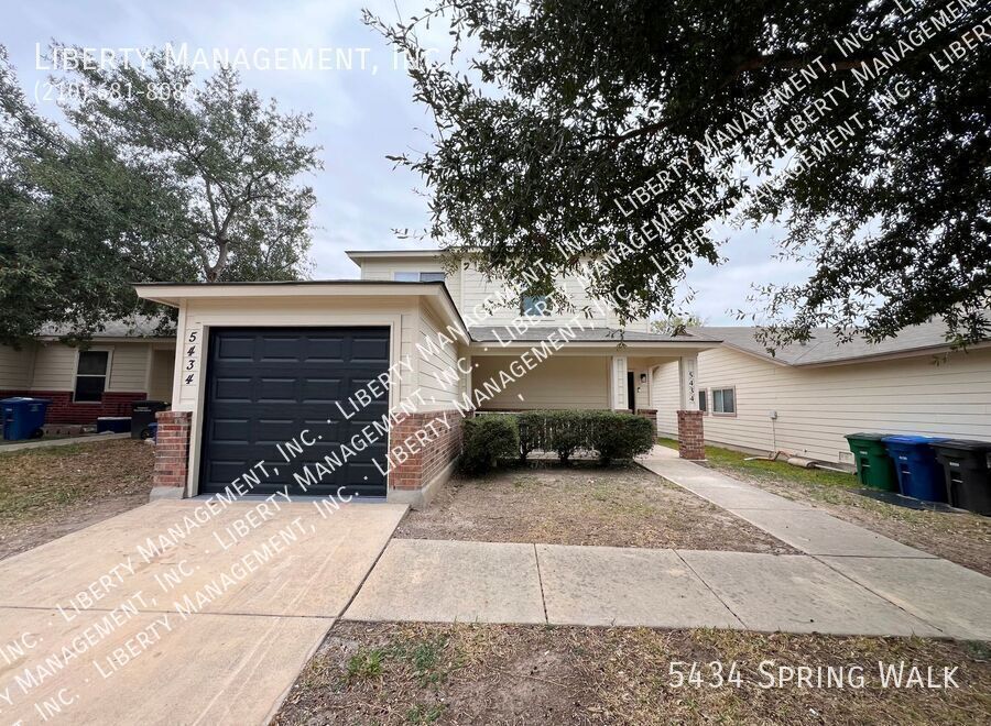 Foto principal - Renovated 3 Bed 2.5 Bath Home Near Madison...