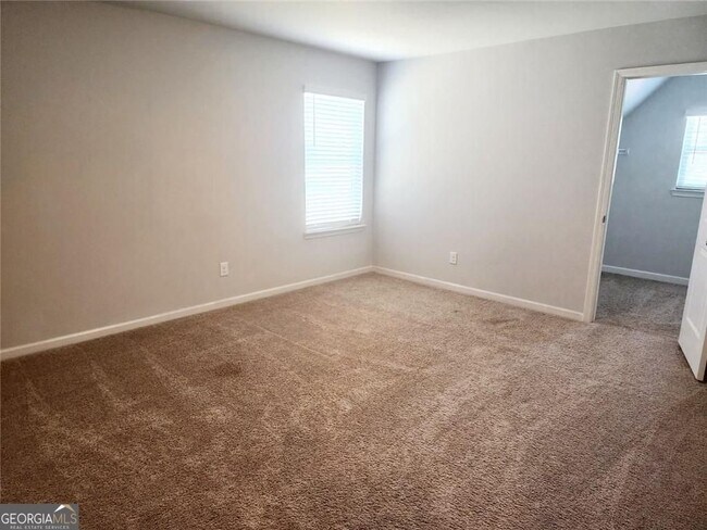 Building Photo - 270 Kestrel Cir