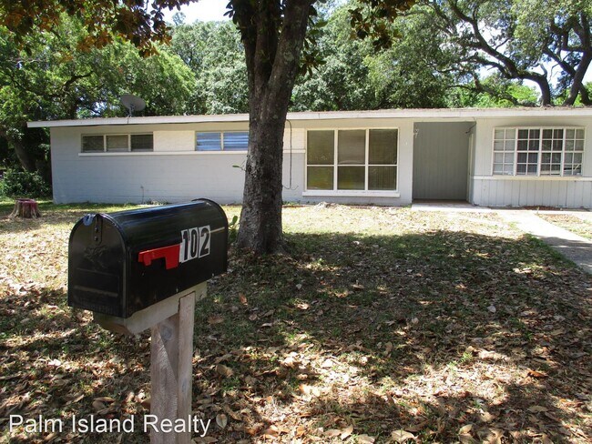 Foto del edificio - 3 br, 2 bath House - 102 Dell Rd