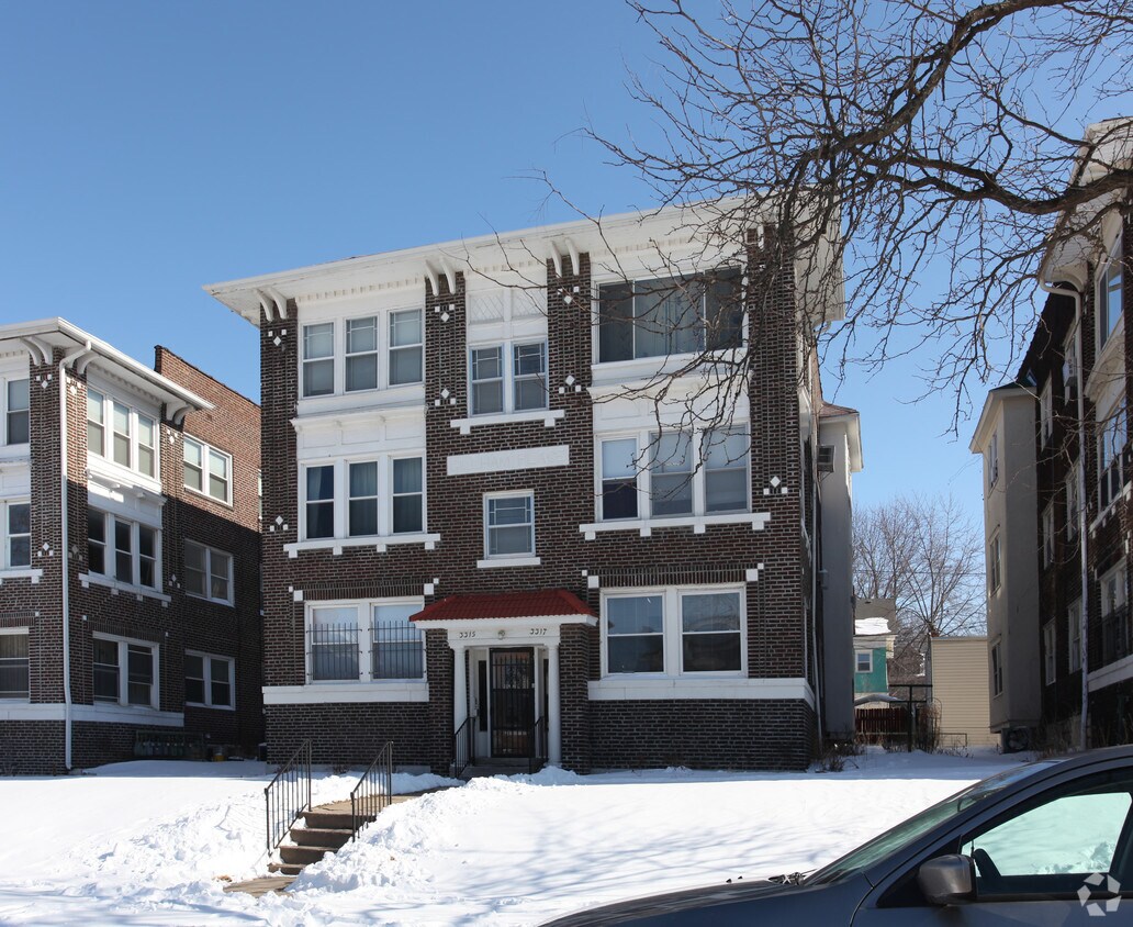Foto del edificio - 3315-3317 Gillham Rd