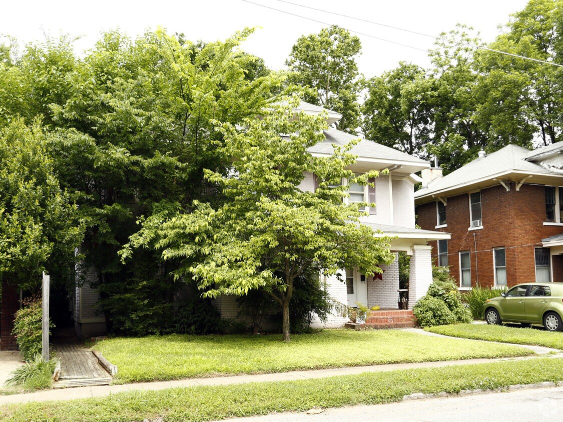 Building Photo - 85 N Evergreen St