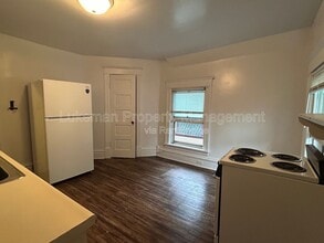 Building Photo - 420 Pearl St