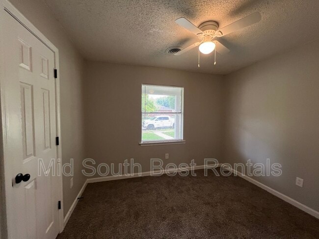 Building Photo - 1207 Tahoe Rd
