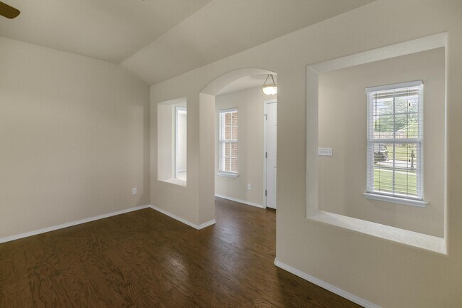 Building Photo - 3948 Cottonwood Spring Cove