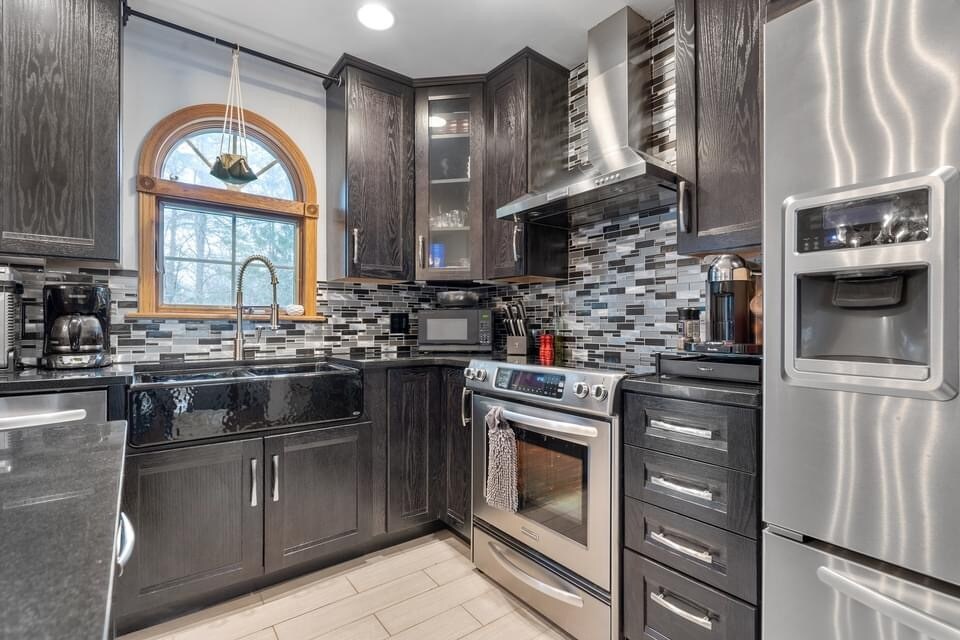 Primary Photo - 15 Vichy Dr