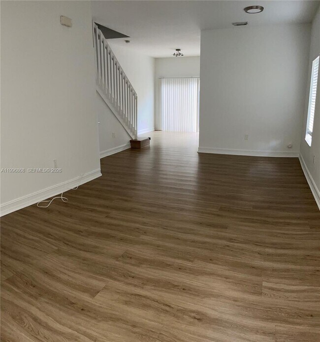 Foto del edificio - 8432 NW 107 Ct