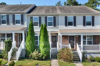 Building Photo - 100 Stratford Lakes Dr