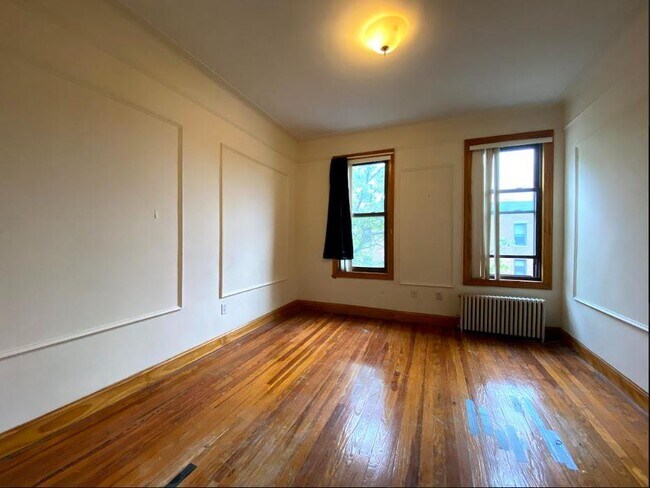 Building Photo - 31-16 36th Avenue