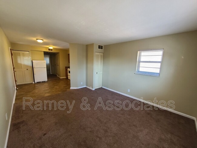 Building Photo - 2412 Mount Claire Ave