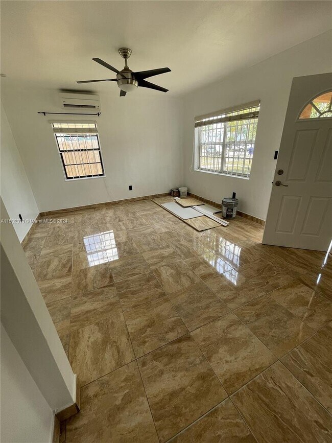 Building Photo - 16930 Northeast 21st Avenue Apt #16930, No...
