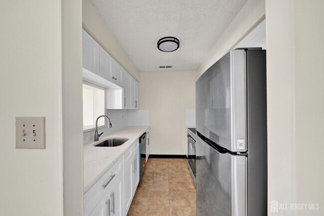 Foto del edificio - 601 Ravens Crest Dr