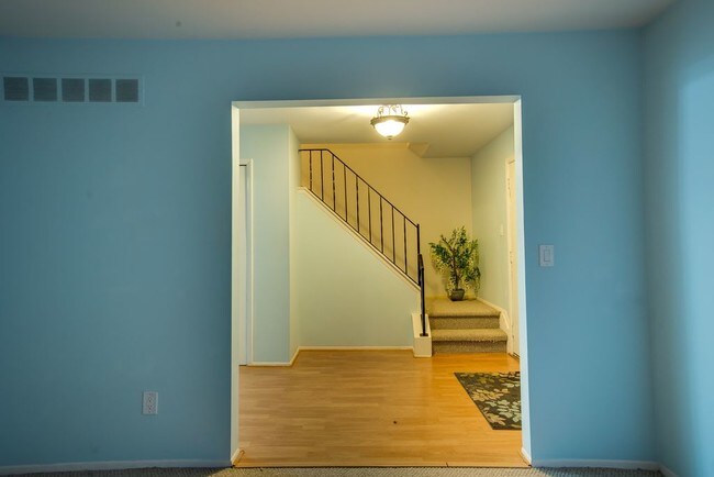 Building Photo - 45677 Spinning Wheel Dr