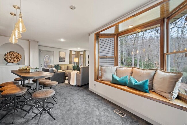 Foto del edificio - 106 Bishop Cove Rd