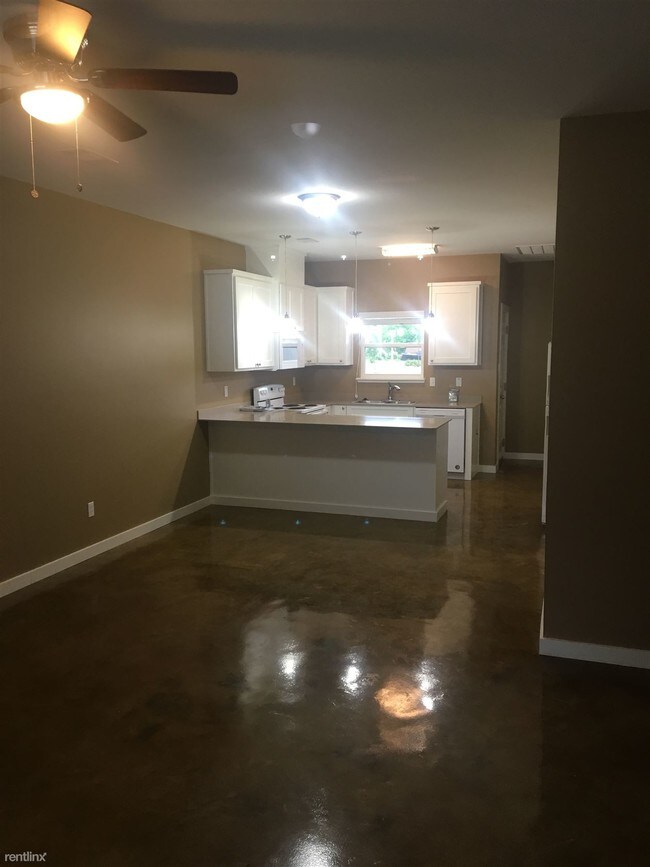 Foto del edificio - 3 br, 2 bath Townhome - 530 South Main Street