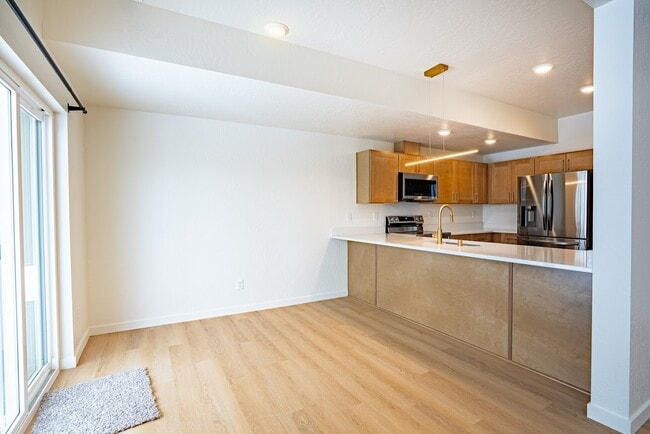 Building Photo - 1967 S Cherry Ln