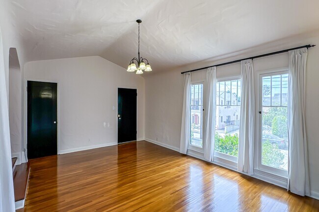 Building Photo - 650 Maltman Ave