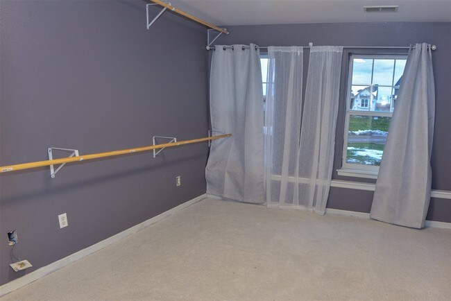 Building Photo - 3125 Prospect Dr