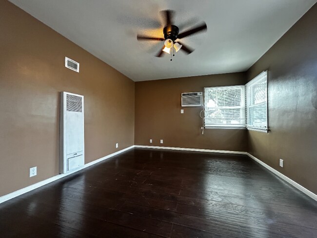 Foto del edificio - 849 W Foothill Blvd