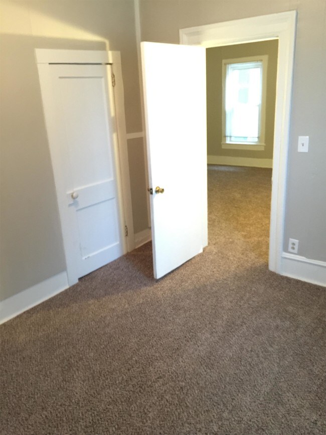 Foto del edificio - 421 7th St NW