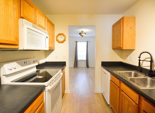 Foto del edificio - Charming Duplex with Yard in Moncks Corner