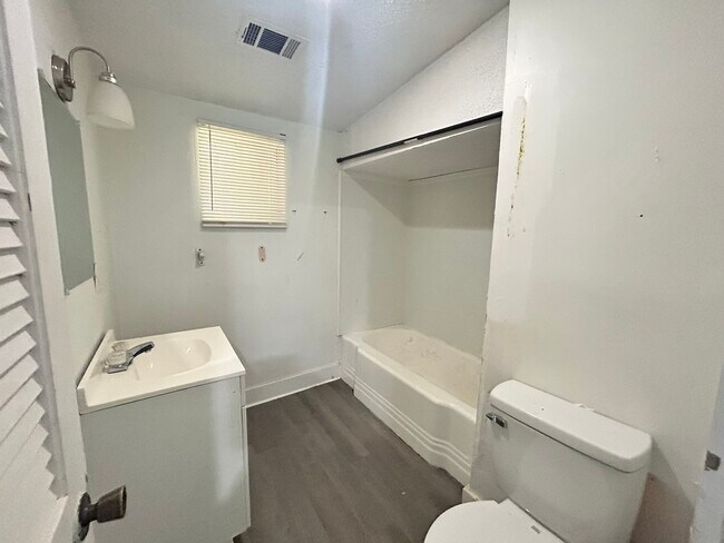 Foto del edificio - 4500 W 28th Ave