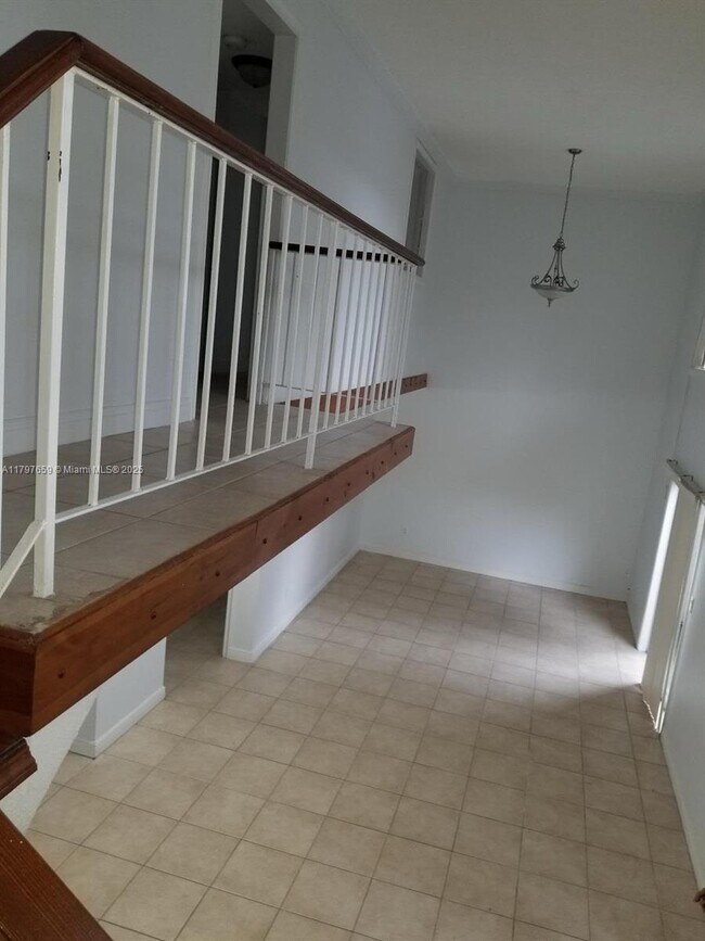 Building Photo - 8600 SW 109th Ave
