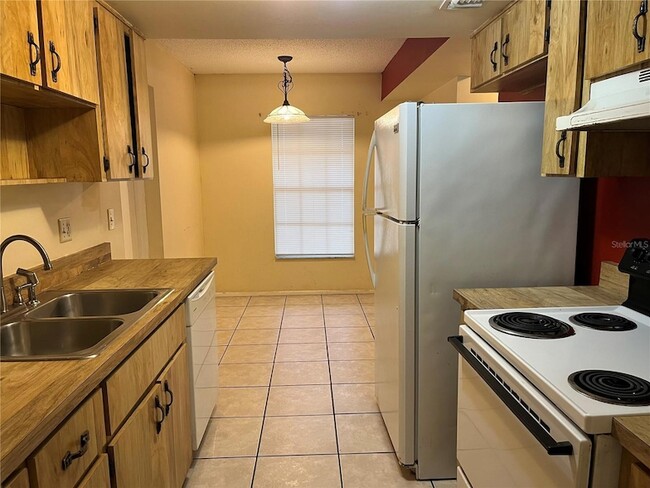 Building Photo - 4835 Lighthouse Cir