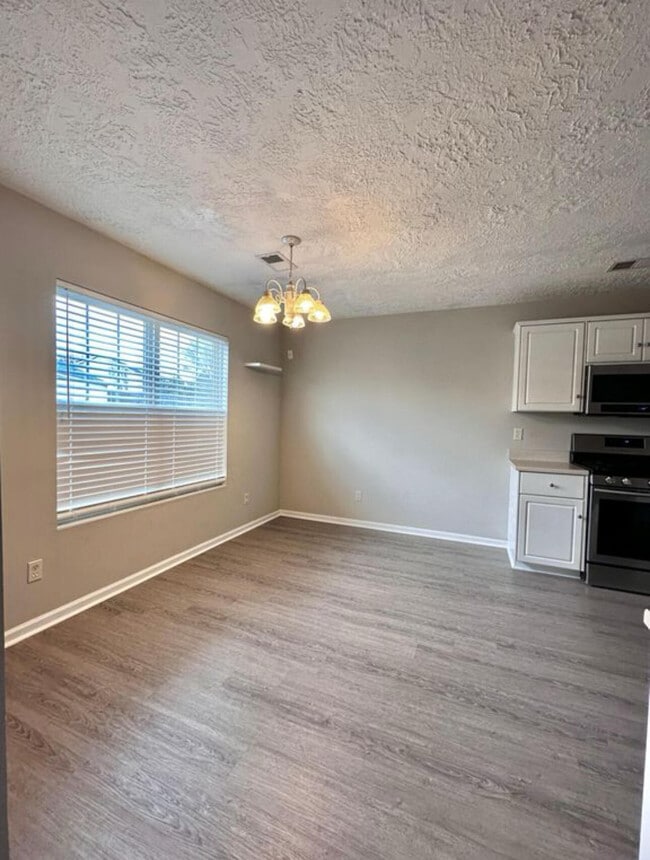 Building Photo - 503 Wendover Way