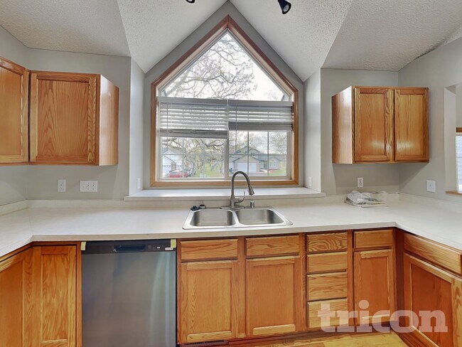 Foto del edificio - 5535 Highland Trail