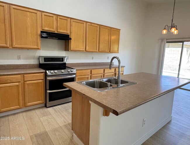 Building Photo - 7472 W Potter Dr