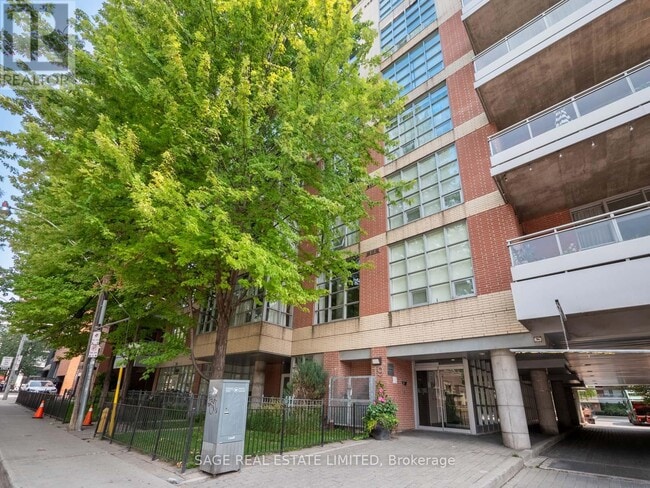 Building Photo - 19-119 Brant St