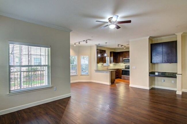 Foto del edificio - 2951 N Loop 336 W