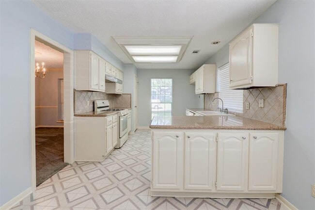 Building Photo - 8910 Crazy Horse Trail