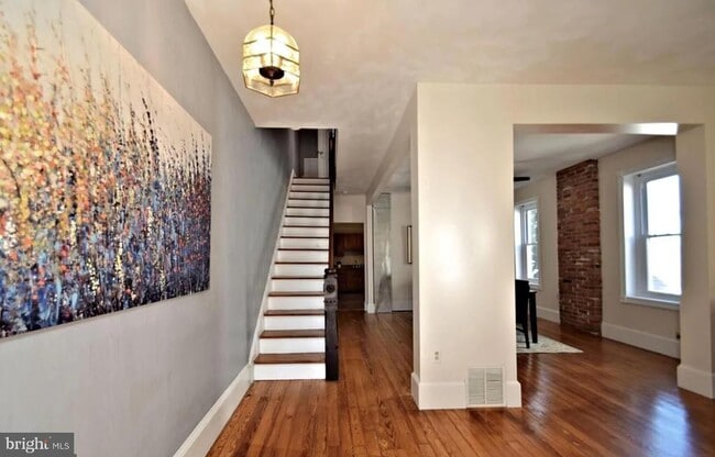 Building Photo - 423 Breckenridge St